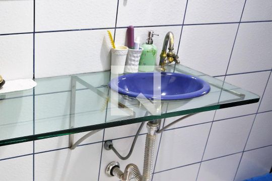 Banheiro 1 de casa para alugar com 5 quartos, 506m² em Maracanã, Praia Grande