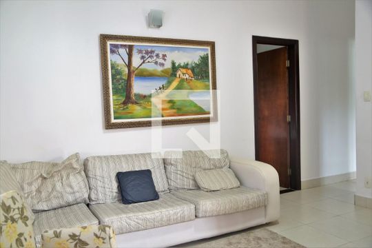 Casa para alugar com 5 quartos, 506m² em Maracanã, Praia Grande