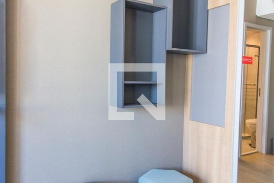 Detalhe de apartamento à venda com 1 quarto, 32m² em Alphaville Industrial, Barueri