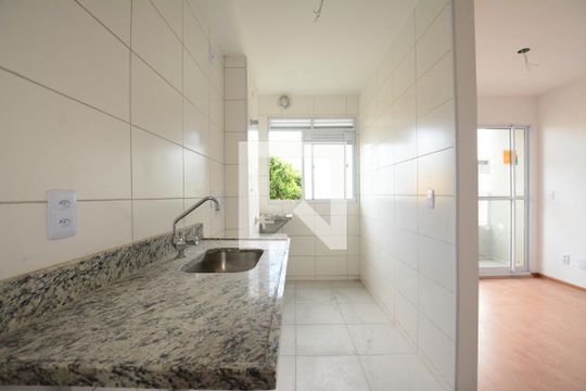 Cozinha de apartamento à venda com 2 quartos, 46m² em Bonsucesso, Rio de Janeiro