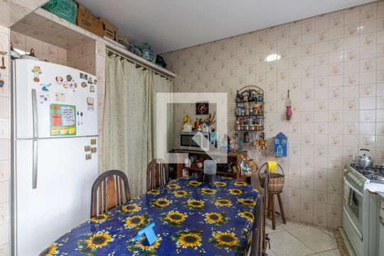 Cozinha de casa à venda com 4 quartos, 216m² em Vila Natália, São Paulo