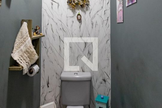 Lavabo de casa à venda com 4 quartos, 216m² em Vila Natália, São Paulo