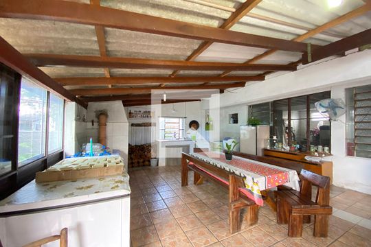 Área Externa de casa à venda com 3 quartos, 150m² em Canudos, Novo Hamburgo