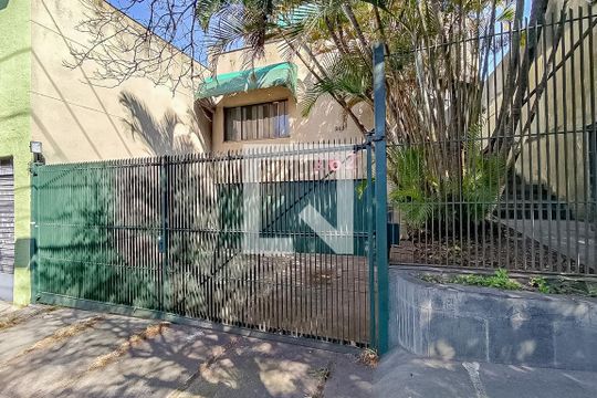 Fachada de casa à venda com 3 quartos, 430m² em Vila Brasilio Machado, São Paulo