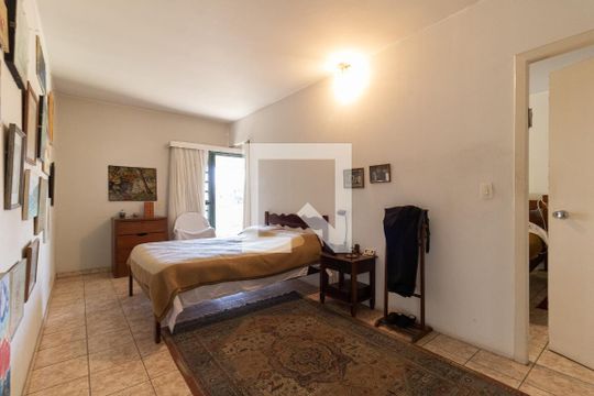 Suíte de casa à venda com 3 quartos, 430m² em Vila Brasilio Machado, São Paulo
