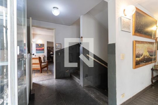 Corredor de casa à venda com 3 quartos, 430m² em Vila Brasilio Machado, São Paulo