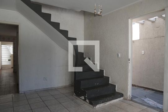 Casa à venda com 3 quartos, 135m² em Vila Basileia, São Paulo