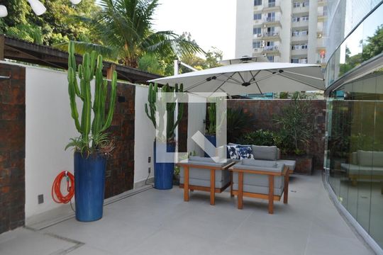 Área comum de apartamento para alugar com 3 quartos, 225m² em Freguesia (jacarepaguá), Rio de Janeiro