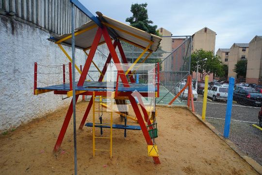 Apartamento à venda com 2 quartos, 40m² em Mário Quintana, Porto Alegre