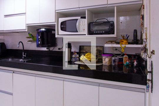 Cozinha de apartamento à venda com 3 quartos, 130m² em Icaraí, Niterói