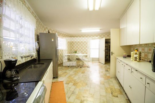Cozinha de casa à venda com 4 quartos, 247m² em Jardim da Glória, São Paulo