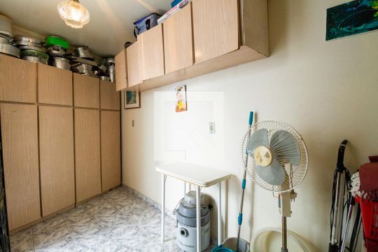 Quarto de Serviço de casa à venda com 4 quartos, 247m² em Jardim da Glória, São Paulo