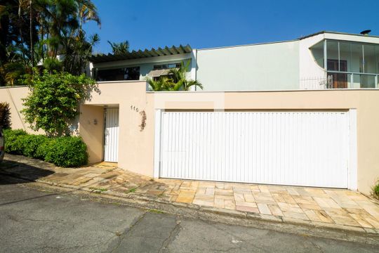 Fachada de casa à venda com 4 quartos, 247m² em Jardim da Glória, São Paulo