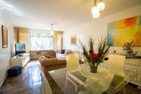 Casa à venda com 4 quartos, 247m² em Jardim da Glória, São Paulo
