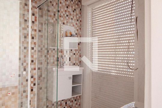 Banheiro de apartamento para alugar com 1 quarto, 37m² em Santa Efigênia, São Paulo