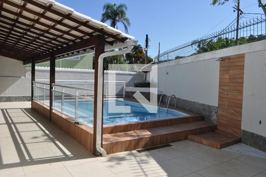 Área comum Piscina de casa à venda com 4 quartos, 490m² em Jacarepaguá, Rio de Janeiro