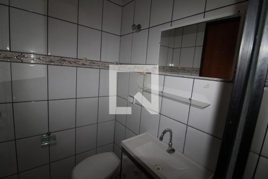 Quarto 1 - Banheiro de casa para alugar com 2 quartos, 98m² em Vila Constança, São Paulo