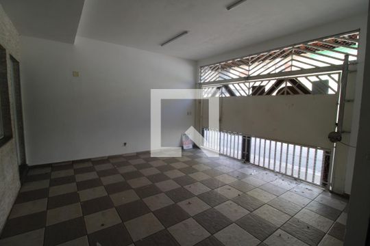 Garagem de casa para alugar com 2 quartos, 98m² em Vila Constança, São Paulo