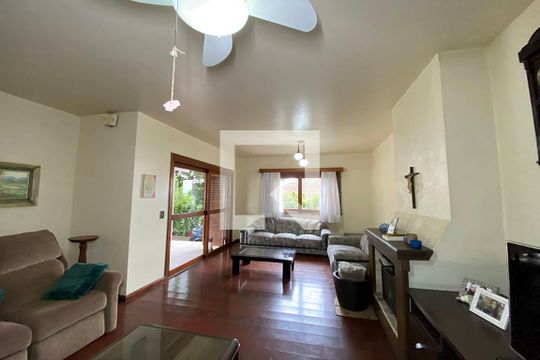 Casa à venda com 3 quartos, 180m² em Rincão, Novo Hamburgo