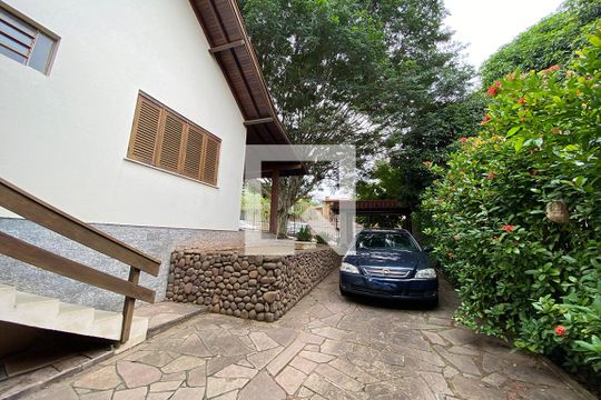 Garagem de casa à venda com 3 quartos, 180m² em Rincão, Novo Hamburgo