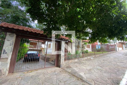 Fachada de casa à venda com 3 quartos, 180m² em Rincão, Novo Hamburgo