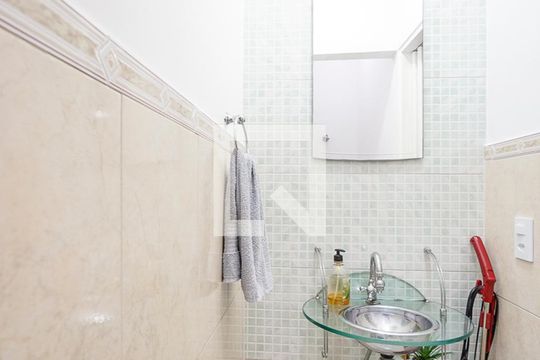 Lavabo de casa de condomínio à venda com 3 quartos, 150m² em Vila Invernada, São Paulo