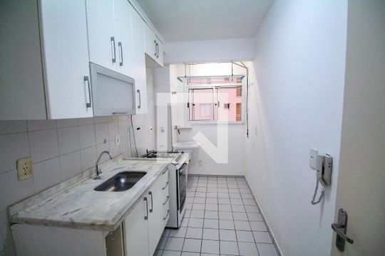 cozinha de apartamento para alugar com 2 quartos, 50m² em Limão, São Paulo