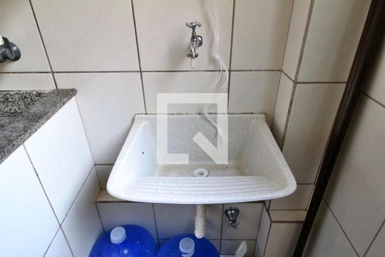 Área de serviço (tanque) de apartamento para alugar com 2 quartos, 50m² em Vila Industrial, Campinas
