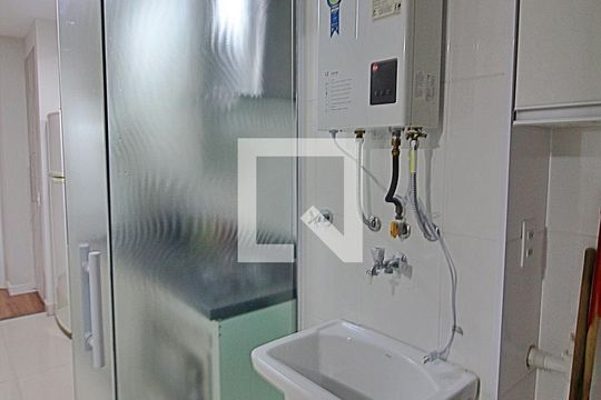 Área de Serviço de apartamento para alugar com 2 quartos, 54m² em Jardim Pedroso, Mauá