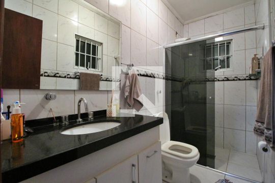 Banheiro do Quarto 2 (suite) de casa à venda com 3 quartos, 137m² em Vila Lemos, Campinas
