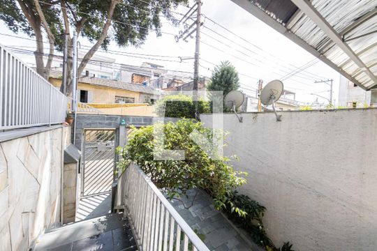 Fachada de casa à venda com 3 quartos, 165m² em Vila Carrão, São Paulo