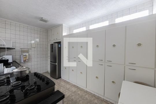 Cozinha de casa à venda com 3 quartos, 165m² em Vila Carrão, São Paulo