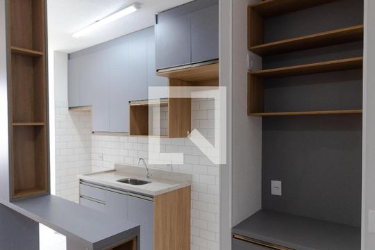 Cozinha de apartamento para alugar com 3 quartos, 58m² em Jardim do Lago Continuação, Campinas