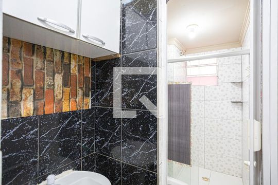 Banheiro de apartamento à venda com 2 quartos, 50m² em Conceição, Osasco