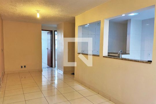 Sala de apartamento à venda com 2 quartos, 55m² em Taquara, Rio de Janeiro
