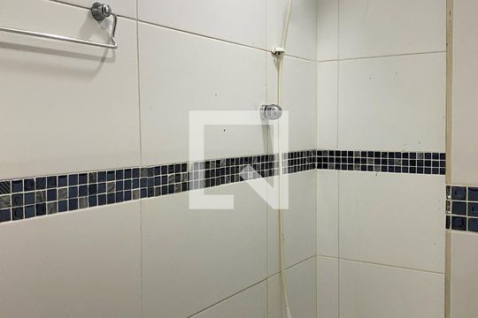 Banheiro de apartamento à venda com 2 quartos, 55m² em Taquara, Rio de Janeiro