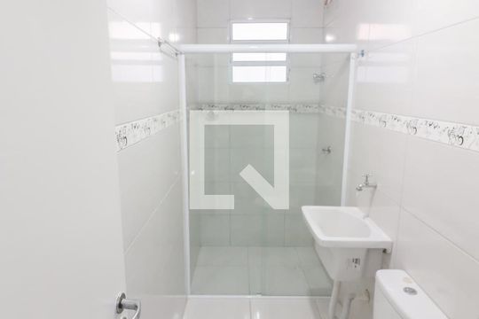 Banheiro de kitnet/studio para alugar com 1 quarto, 40m² em Jaguaré, São Paulo