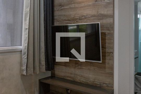 Sala de apartamento para alugar com 2 quartos, 45m² em Água Branca, São Paulo