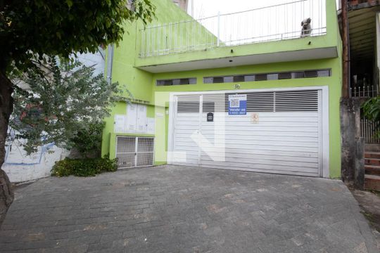 Fachada de casa à venda com 3 quartos, 90m² em Bussocaba, Osasco