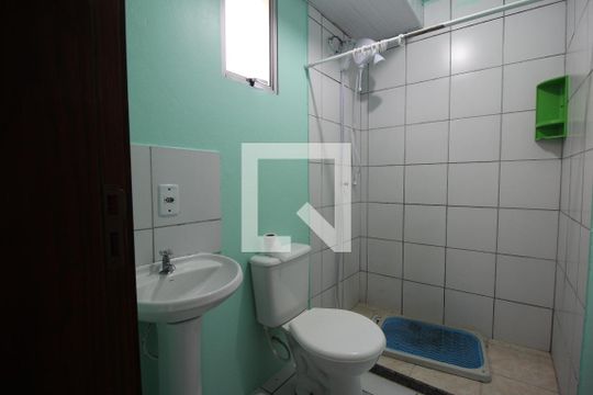 Banheiro de apartamento para alugar com 2 quartos, 47m² em Rio Branco, Canoas
