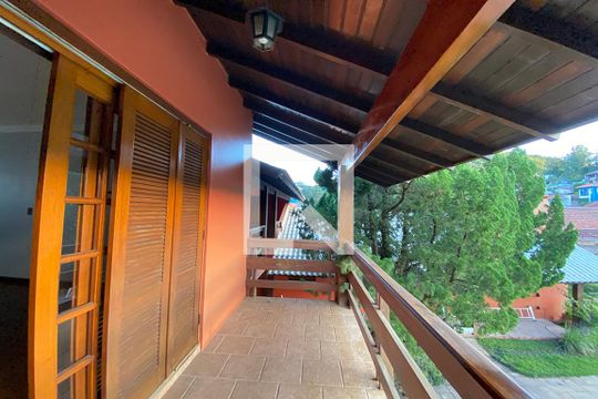 Varanda da Suíte 2 de casa à venda com 4 quartos, 411m² em São José, Novo Hamburgo