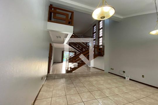 Casa à venda com 4 quartos, 411m² em São José, Novo Hamburgo
