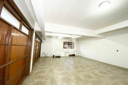 Garagem de casa à venda com 4 quartos, 411m² em São José, Novo Hamburgo