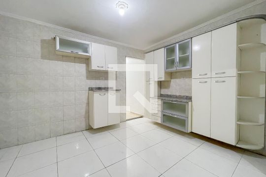 Cozinha de casa para alugar com 4 quartos, 220m² em Jaguaribe, Osasco