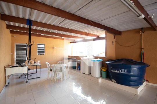 Terraço e Área de Serviço de casa para alugar com 4 quartos, 220m² em Jaguaribe, Osasco