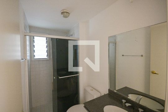 Banheiro Social de apartamento para alugar com 3 quartos, 72m² em Vila Vermelha, São Paulo