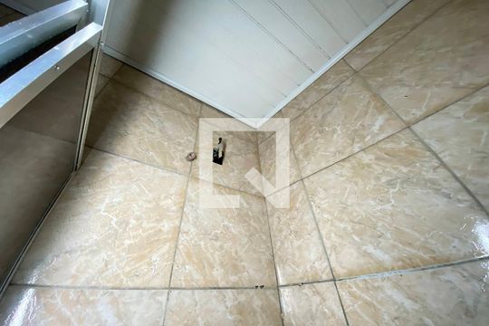 Chuveiro do Banheiro de casa à venda com 6 quartos, 50m² em Santos Dumont, São Leopoldo