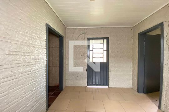 Sala de casa à venda com 6 quartos, 50m² em Santos Dumont, São Leopoldo