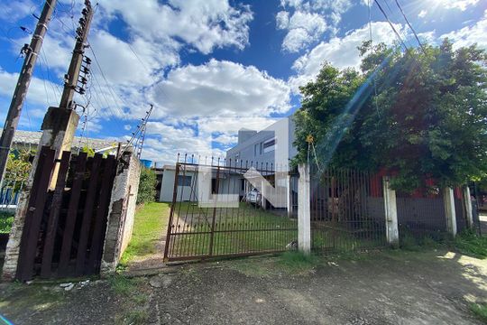 Fachada de casa à venda com 6 quartos, 50m² em Santos Dumont, São Leopoldo
