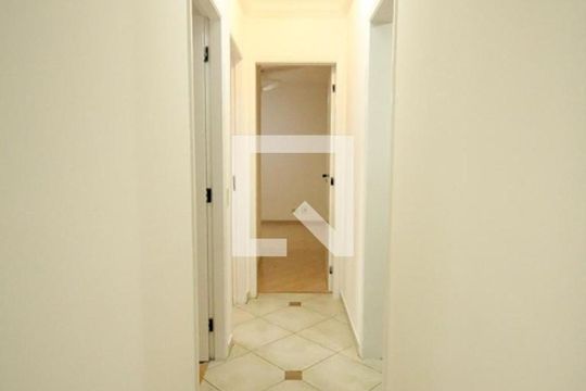 Corredor de apartamento para alugar com 3 quartos, 67m² em Jardim das Laranjeiras, São Paulo